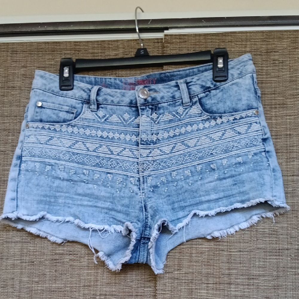 Celebrity Pink Blue Jean Shorts with Embroidered Details